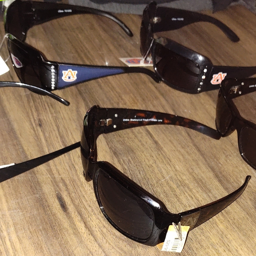 Auburn sunglasses 🕶️ - Picture 2 of 3